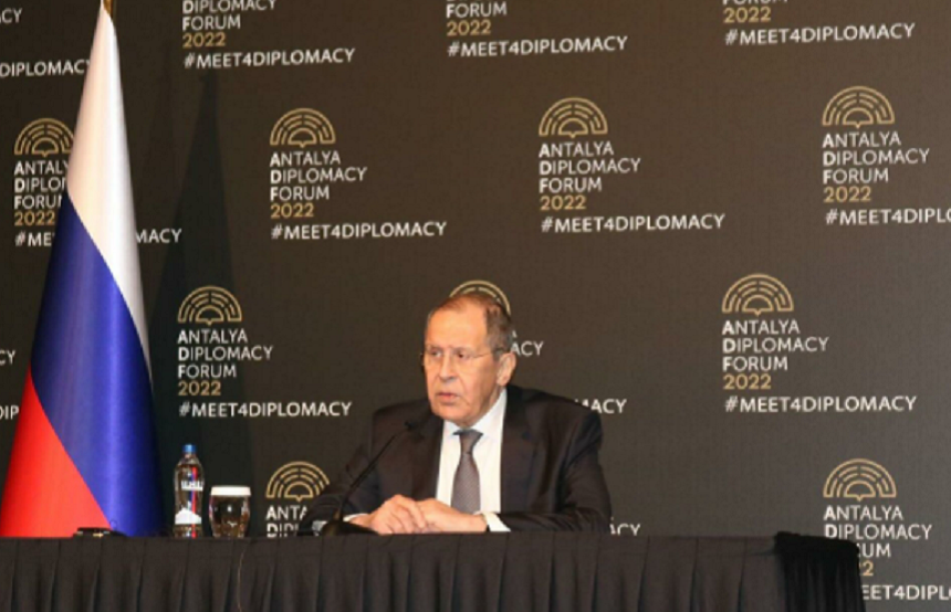 Lavrov denunţă, după reuniunea de la Antalya, drept ”periculoase” livrările de armament ale Occidentului în Ucraina şi recrutarea unor ”mercenari” străini