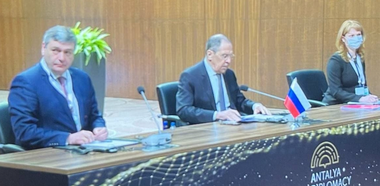 Rusia este dispusă să continue să negocieze cu Ucraina în formatul din Belarus, dar un summit Putin-Zelenski este prematur, anunţă Lavrov după reuniunea de la Antalya cu Kuleba