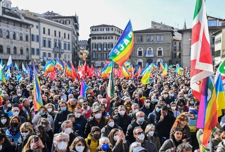 Manifestaţii pro-Ucraina în mai multe oraşe din Europa. Zelenski s-a adresat din nou manifestanţilor: Vă voi cere fiecăruia să vă amintiţi un număr... 79. 79 de copii au murit în război  - VIDEO