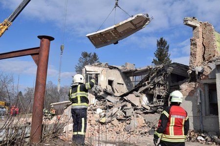 Cel puţin 19 persoane au murit în urma unui bombardament asupra turnului de televiziune din apropierea oraşului Rivne, Ucraina – oficiali ucraineni - FOTO
