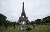 Înălţimea Turnului Eiffel a crescut cu 6 metri după ce i-a fost ataşată o antenă nouă