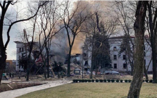 Peste 1.000 de femei şi copii se află în adăpostul anti-bombardament din teatrul atacat de forţele ruse din Mariupol. Cei mai mulţi dintre ei se pare că ar fi supravieţuit - oficial ucrainean 