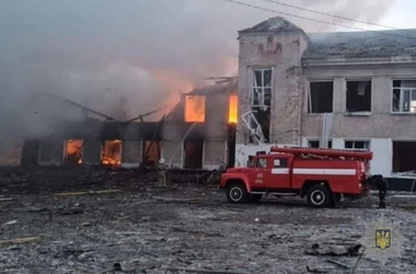 Cel puţin 21 de morţi şi 25 de răniţi, inclusiv zece în stare gravă, la Merefa, lângă Harkov, în tiruri de artilerie rusă care au vizat o şcoală şi un centru cultural