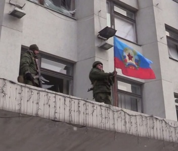 Separatiştii pro-ruşi au preluat controlul clădirilor guvernamentale din Rubijne