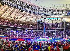Mii de persoane sărbătoresc pe Stadionul Lujniki de la Moscova anexarea Peninsulei ucrainene Crimeea