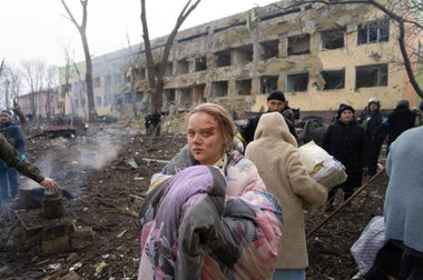 Grecia se oferă să reconstruiască maternitatea de la Mariupol bombardată de ruşi; comunitatea greacă din oraş deplânge zece morţi; consulul Manolis Androulakis, evacuat în R.Moldova după ce s-a refugat într-un subsol în oraşul asediat