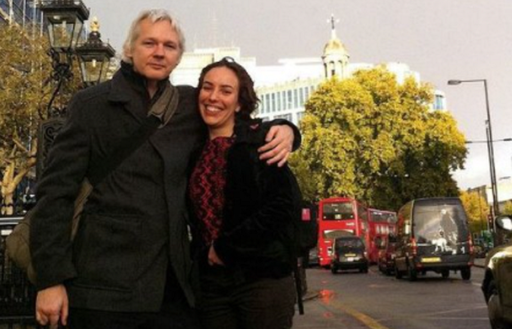 Julian Assange se căsătoreşte, în Închisoarea de înaltă securitate Belmarsh, cu Stella Moris, una dintre avocatele sale