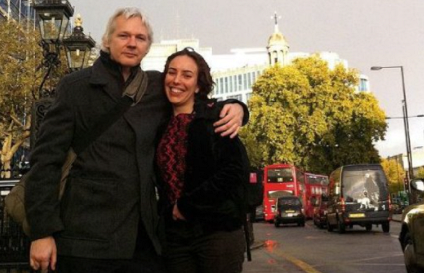 Julian Assange se căsătoreşte, în Închisoarea de înaltă securitate Belmarsh, cu Stella Moris, una dintre avocatele sale