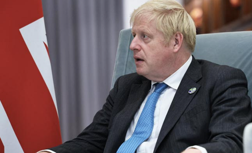 Boris Johnson i-a transmis lui Volodimir Zelenski că intenţionează să sporească ”substanţial” ajutorul letal defensiv oferit Ucrainei