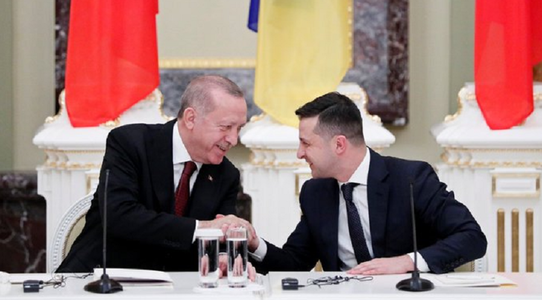 Erdogan discută la telefon cu Zelenski despre situaţia din Ucraina şi negocierile ruso-ucrainene