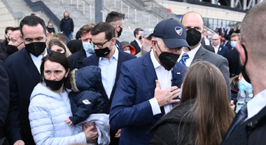 Biden îl cataloghează pe Putin drept un ”măcelar”, într-o întâlnire cu refugiaţi ucraineni pe stadionul naţional din Varşovia