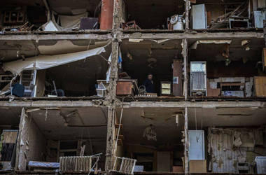 Guvernul ucrainean estimează la peste 500 de miliarde de euro pierderile cauzate de războiul rus, o contracţie a economiei cu 55% şi o scădere cu 90% a bugetului; Ucraina anunţă că ”va cere agresorului o compensaţie financiară”