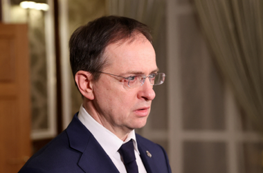 Rusia nu se opune unei aderări a Ucrainei la Uniunea Europeană, afirmă Medinski; negocierile ruso-ucrainene continuă prin videoconferinţă, iar delagaţia rusă pleacă de la Istanbul marţi, declară o sursă rusă din cadrul delegaţiei