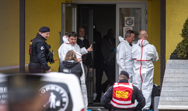 Un profesor, ucis cu maceta într-un liceu din Praga, de către un elev cu care a avut un conflict; elevul, prins de poliţie după ce fuge de la faţa locului