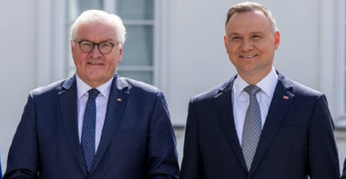 Preşedintele german, Frank-Walter Steinmeier, dezvăluie, la Varşovia, că a vrut să efectueze o vizită la Kiev împreună cu omologii săi, polonez şi din ţările baltice, dar Kievul i-a respins; Macron nu vrea să cedeze ”modei” de a se duce la Kiev