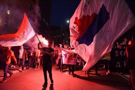 Mii de sârbi au manifestat la Belgrad în sprijinul Rusiei şi împotriva NATO