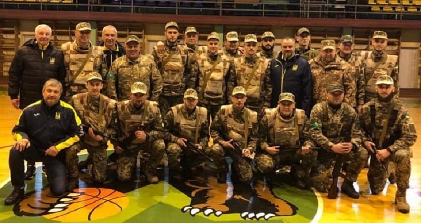 Ucraina: 14 jucători şi antrenori ai echipei de eşalon secund Prikarpattia s-au înrolat în armata ucraineană - FOTO