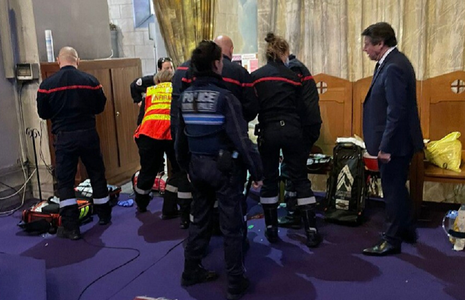 Un preot şi o călugăriţă, răniţi într-un atac cu cuţitul într-o biserică, la Nisa; ”Macron trebuie omorât!”, a strigat înaintea atacului agresorul, arestat de poliţie