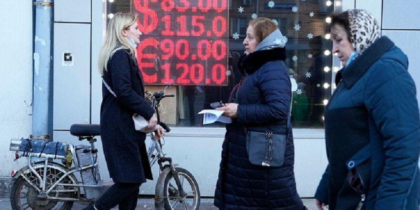 Putin susţine că economia rusă ”se stabilizează”, după sancţiuni, inflaţia încetineşte, iar unele preţuri au început să scadă