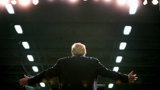 Trump nu se întoarce pe Twitter, după cumpărarea reţelei de socializare de către Musk
