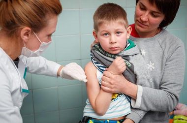 OMS şi UNICEF anunţă o ”explozie” de cazuri de rujeolă în lume