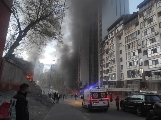 Rusia şi-a continuat vineri ofensiva în regiunile orientale şi meridionale ale Ucrainei