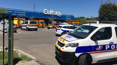 Un bărbat înarmat cu un cuţit, ucis de poliţie la Marsilia