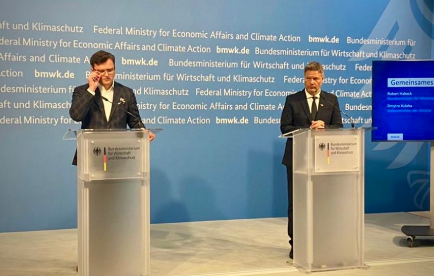 Kuleba îndeamnă UE, la Berlin, să taie ”oxigenul energetic” al Rusiei