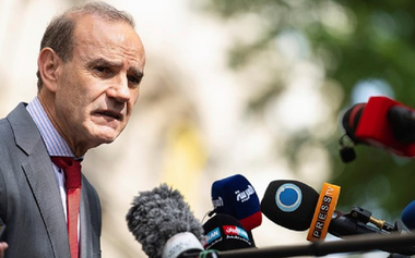 Emisarul UE în negocierile în dosarul nuclear iranian Enrique Mora, reţinut de poliţia germană pe aeroportul din Frankfurt, protestează; incidentul, încheiat; alţi doi oficiali europeni de rang înalt, eliberaţi