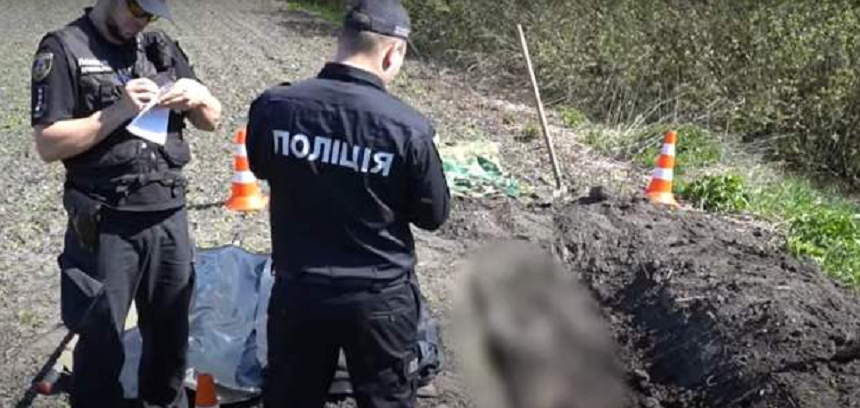 Cadavrul unui voluntar ceh, Tomas, găsit într-o groapă comună lângă Kiev