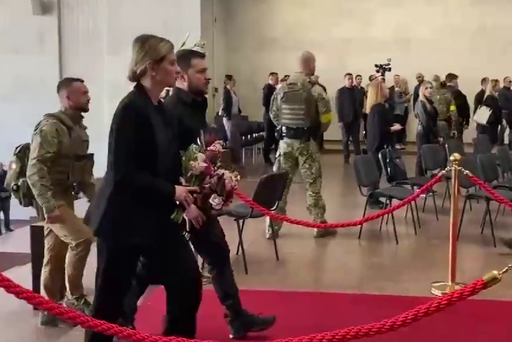 Prima aparaţie publică a cuplului prezidenţial ucrainean de la începutul războiului, la ceremonia de înmormântare a fostului preşedinte al ţării, Leonid Kravciuk - VIDEO 