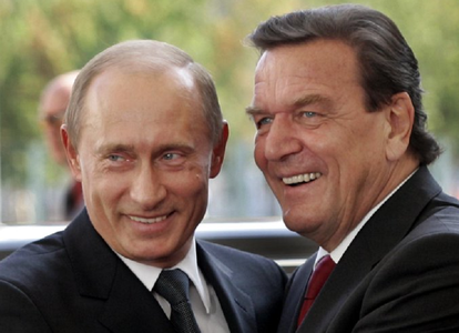 Schröder, un apropiat al lui Putin, ameninţat de pierderea avantajelor de fost cancelar, privilegii care costă contribuabilii 400.000 de euro pe an