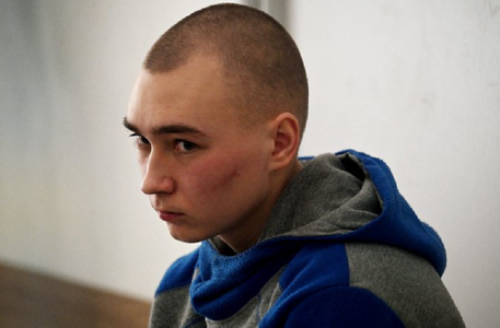Sergentul rus Vadim Şişimarin, judecat cu privire la crimă de război în Ucraina, ”nu este vinovat”, pledează avocatul său, Viktor Ovsiannîkov; verdictul urmează să fe pronunţat luni