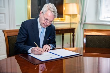 Finlanda şi Suedia vor trimite miercuri delegaţii la Ankara pentru a convinge Turcia să pună capăt opoziţiei cu privire la aderarea celor două state nordice la NATO
