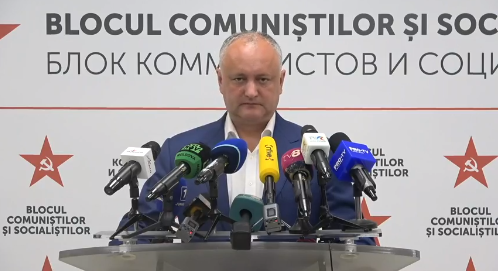Procuratura Anticorupţie din Moldova anunţă că fostul preşedinte Igor Dodon a fost reţinut pentru 72 de ore fiind acuzat inclusiv de trădare de patrie / Un suspect a încercat să înghită din probe