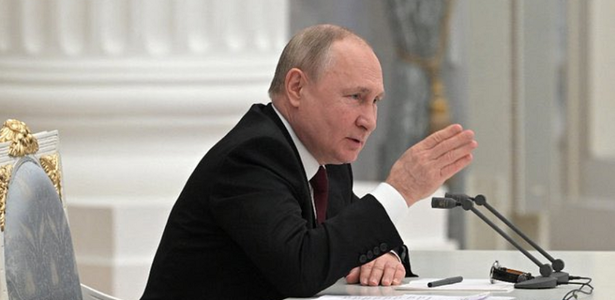 Putin creşte cu 10% pensiile şi salariul minim, dar şi alocaţiile familiale destinate soţiilor militarilor, într-o încercare de a le oferi ruşilor asigurări împotriva unei inflaţii galopante