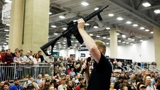 Producătorul puştii de asalt folosită în masacrul din Texas, Daniel Defense, nu participă la Convenţia NRA în Texas