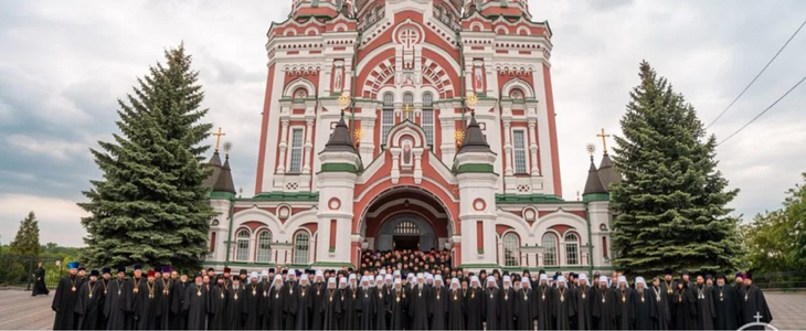 Biserica ortodoxă ucraineană se rupe de Moscova şi se declară “independentă total”