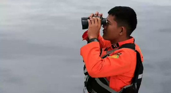 Douăzeci şi şase de persoane date dispărute în Indonezia, în naufragiul unui feribot în Strâmtoarea Makassar
