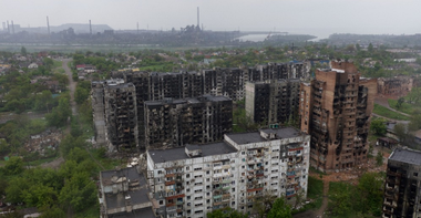 Rusia descoperă 152 de cadavre ale unor combatanţi ucraineni într-un furgon al cărui sistem frigorific nu funcţiona în oţelăria Azovstal şi vrea să le predea Kievului