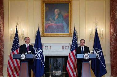Ucraina dă asigurări SUA că nu va folosi armament american pentru a ataca ţinte în Rusia, anunţă Blinken în prezenţa lui Stoltenberg