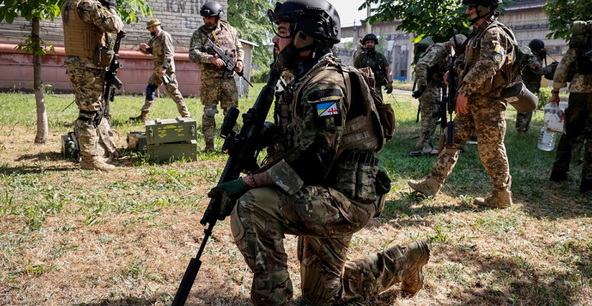 Situaţia s-a ”înrăutăţit” în Donbas pentru armata ucraineană, după vizita lui Zelenski pe front, anunţă guvernatorul regiunii Lugansk Serghii Gaidai