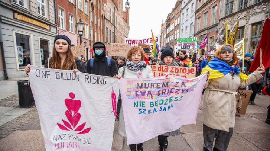 Guvernul polonez introduce un ”registru al sarcinii”, denunţă opoziţia, ”un nou instrument de reprimare” a femeilor într-o ţară în care avortul este practic interzis