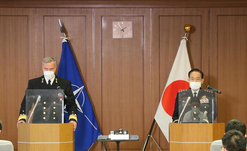 Japonia şi NATO convin să intensifice cooperarea militară şi exerciţiile comune, în contextul deteriorării mediului de securitate în urma invaziei Rusiei în Ucraina 