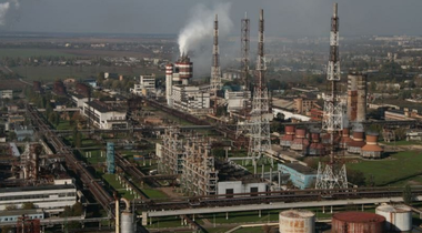”Aproximativ 800 de civili”, refugiaţi în uzina chimică Azot din Sievierodoneţk a lui Dmitro Firtaş, anunţă avocatul american al Group DF Lanny Davis