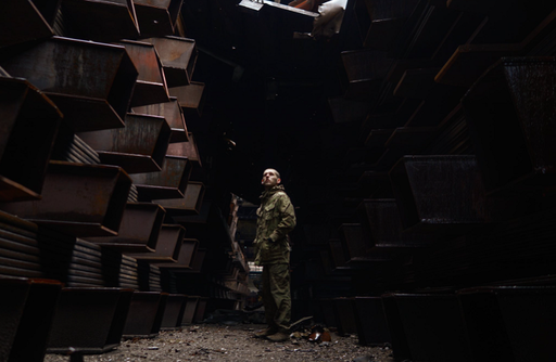 Peste 1.000 de militari ucraineni care s-au predat recent la oţelăria Azovstal  au fost transportaţi în Rusia pentru ”investigaţii” - presa rusă