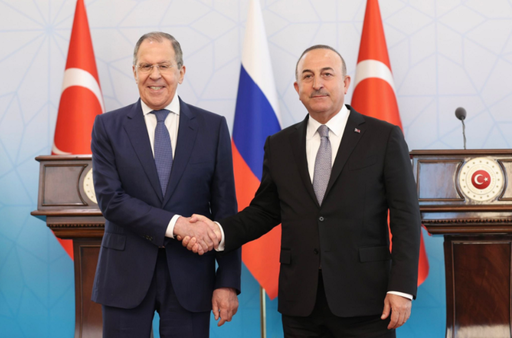 Un jurnalist ucrainean îl înfruntă pe Lavrov adresându-i o întrebare cu privire la exporturile de cereale din Ucraina: ”În afară de cereale, ce alte bunuri aţi furat din Ucraina şi cui le-aţi vândut?” - VIDEO 