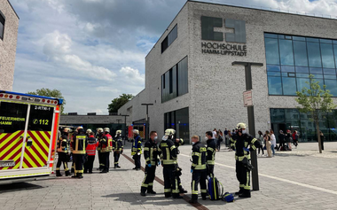 Patru răniţi în vestul Germania, într-un atac cu cuţitul în Universitatea din Hamm-Lippstadt, în Renania de Nord-Westfalia; presupus atacator, ”neutralizat” de poliţie