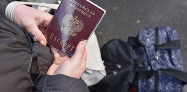 Autorităţile ruse din regiunile ocupate Melitopol şi Herson au început să elibereze paşapoarte ruseşti, potrivit presei ruse