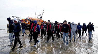 Recursuri în justiţie cu o zi înaintea expulzării unor migranţi din Regatul Unit în Rwanda; prinţul Charles, ”consternat” de acest plan de expulzări al Guvernului Johnson, care ar putea eclipsa o reuniune Commonwealth în Rwanda